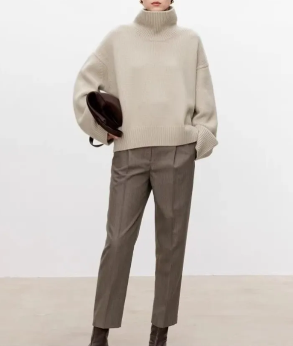 ELIANA I Pull with Roll Neck