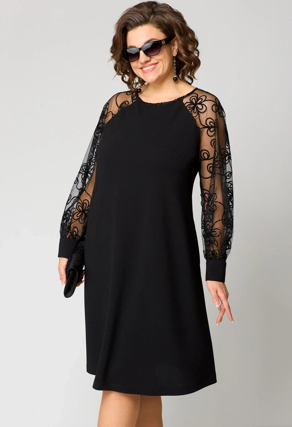 Jolanta – Elegant Lace Dress