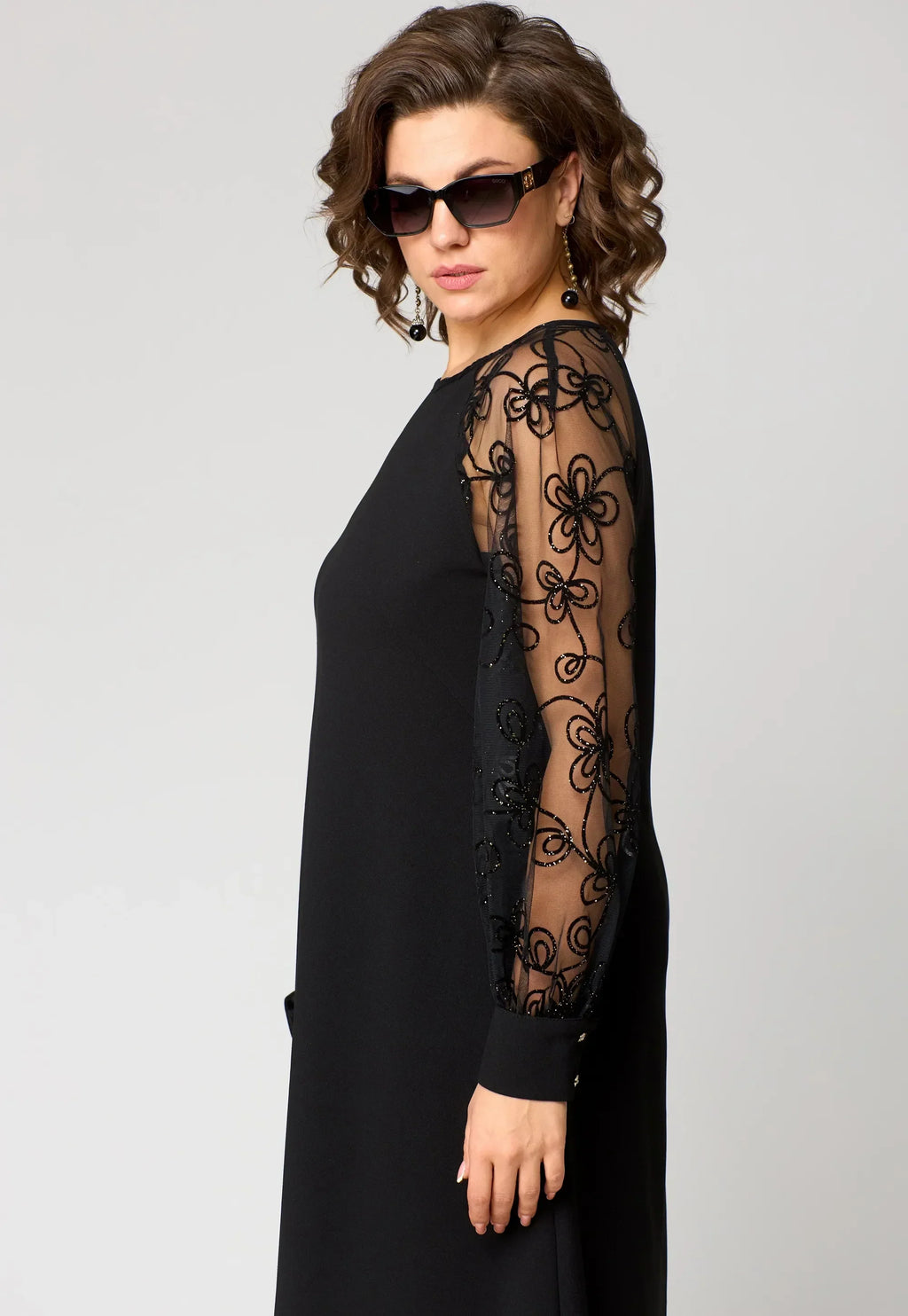 Jolanta – Elegant Lace Dress