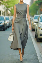 Jadwiga – Elegant Dress with Round Neckline