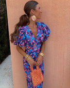 SIMONA | Elegant dress with a V-neck and puff sleeves