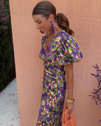 SIMONA | Elegant dress with a V-neck and puff sleeves