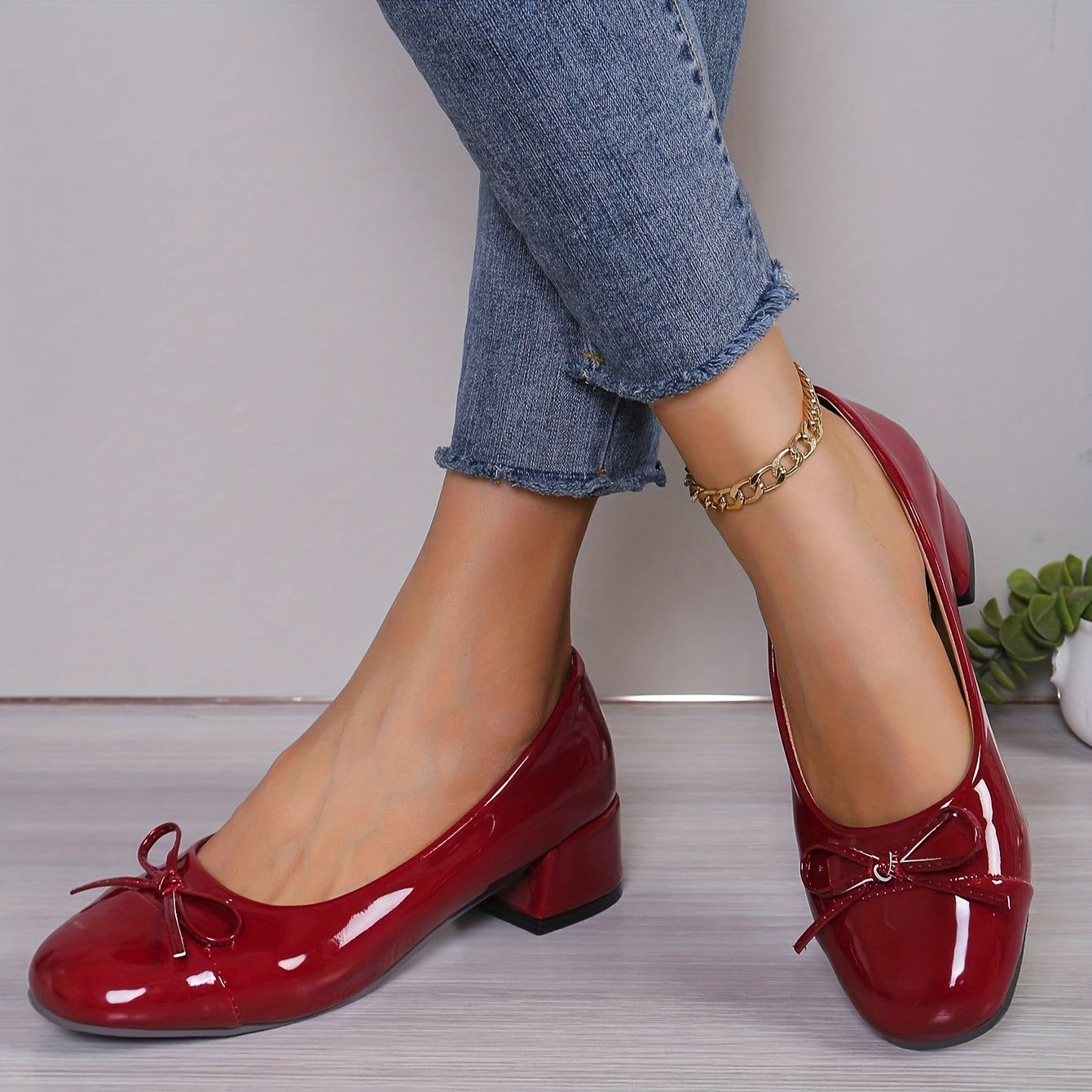 Thérèse | Shiny elegance and stable comfort