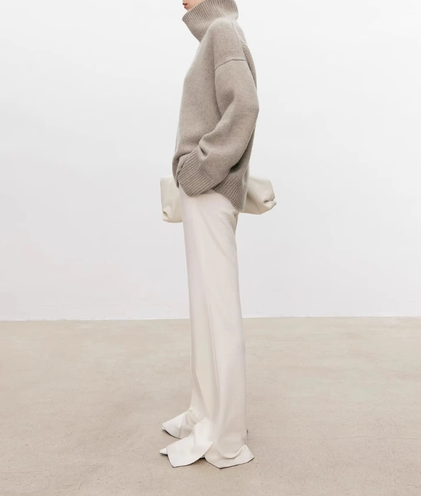 ELIANA I Pull with Roll Neck