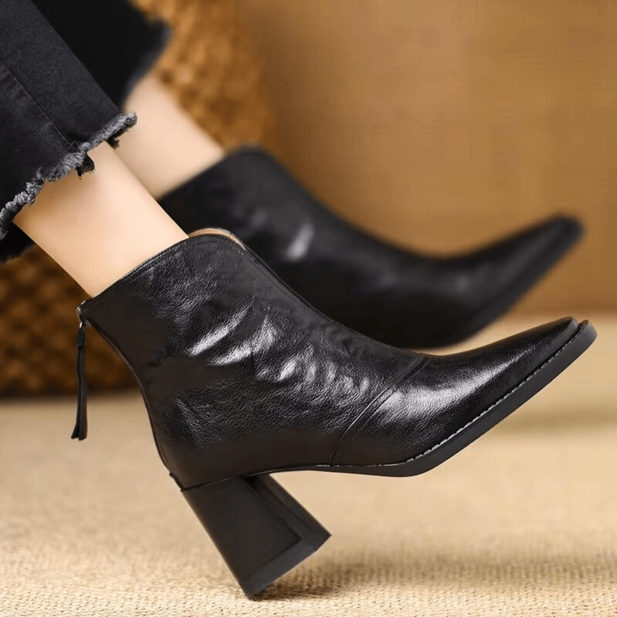 Cornelia | Elegant leather ankle boots with heel