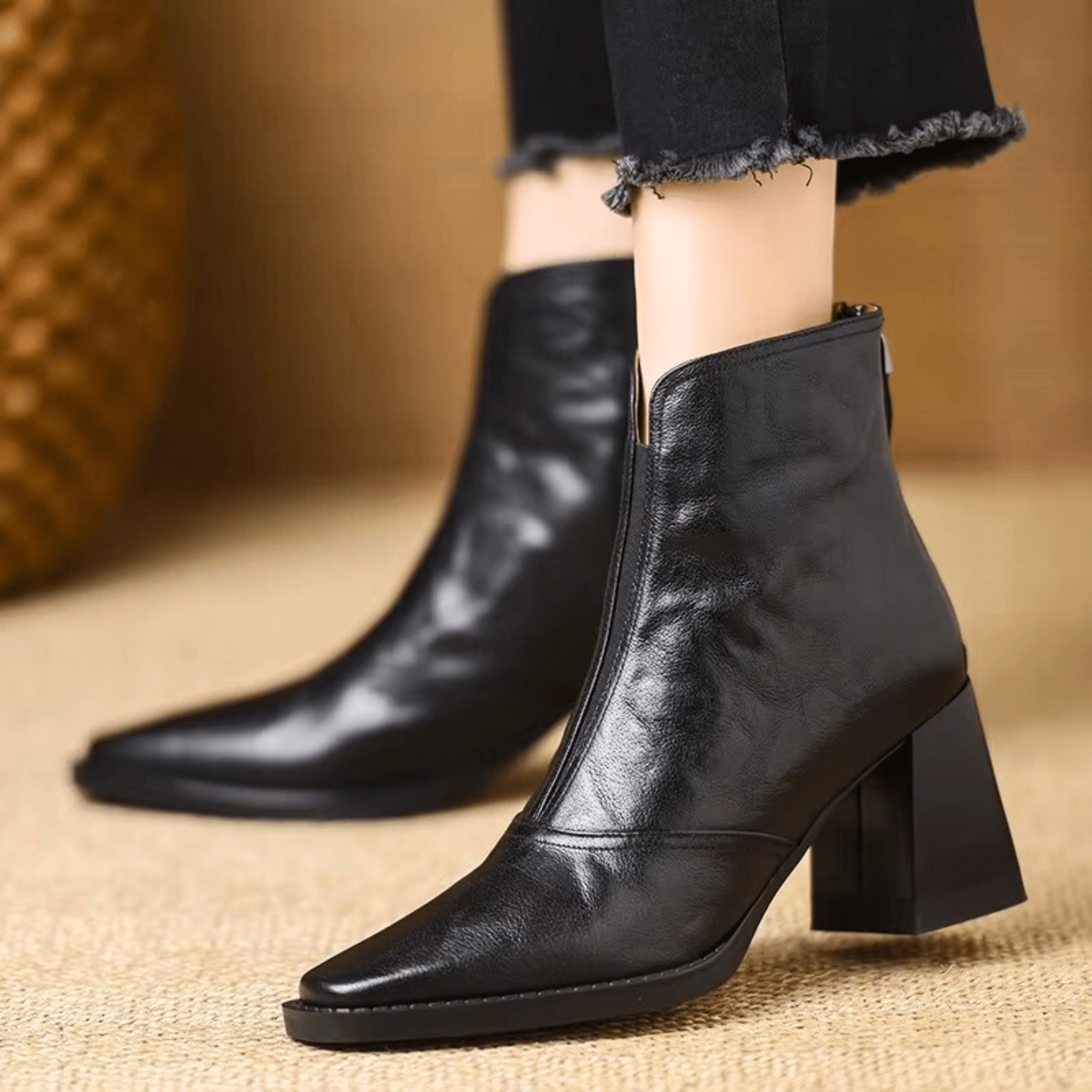 Cornelia | Elegant leather ankle boots with heel