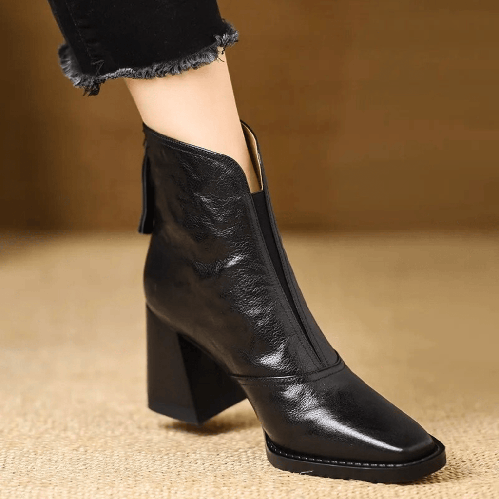 Cornelia | Elegant leather ankle boots with heel