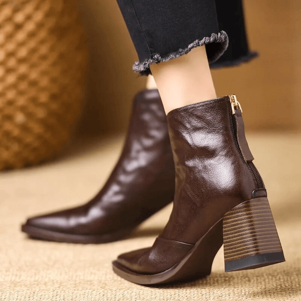 Cornelia | Elegant leather ankle boots with heel
